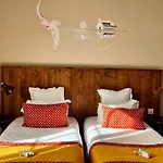 Hotel Saint Louis - Au Coeur Des Remparts