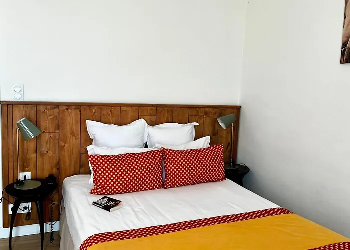 Hotel Saint Louis - Au Coeur Des Remparts Aigues-Mortes