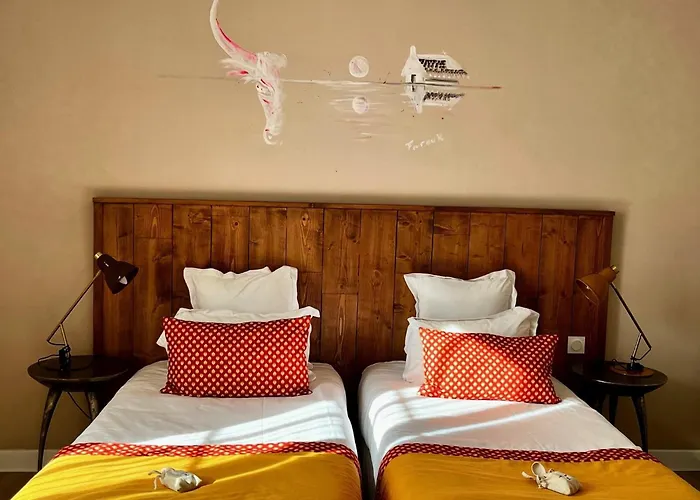 Hotel Saint Louis - Au Coeur Des Remparts