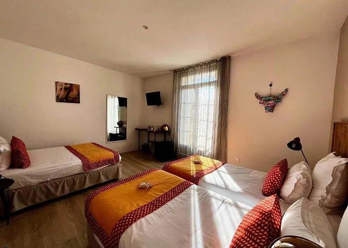 Hotel Saint Louis - Au Coeur Des Remparts 3*