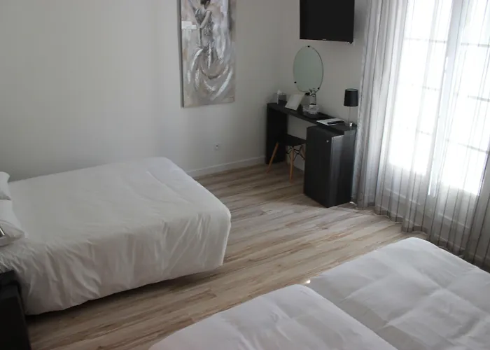 Hotel Saint Louis - Au Coeur Des Remparts Aigues-Mortes