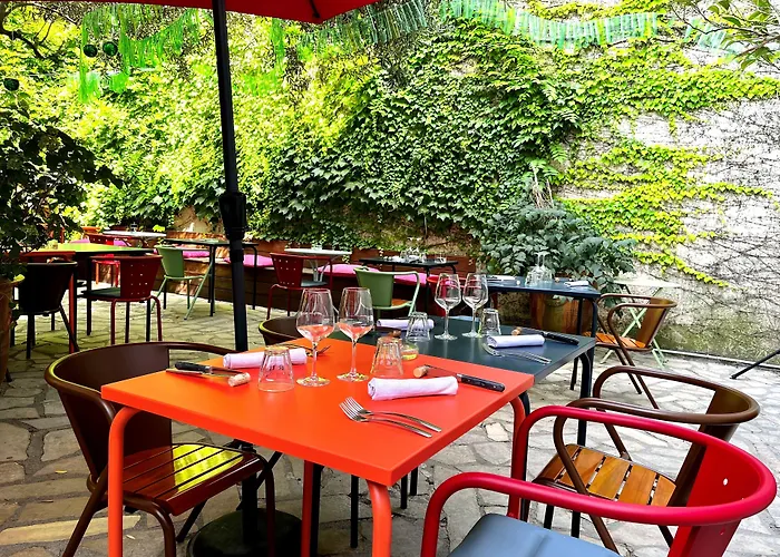 Hotel Saint Louis - Au Coeur Des Remparts 3*