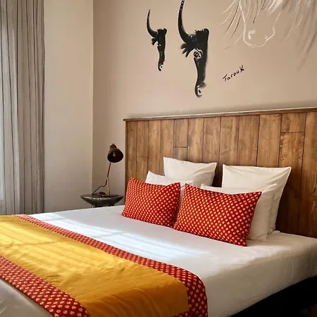 Hotel Saint Louis - Au Coeur Des Remparts
