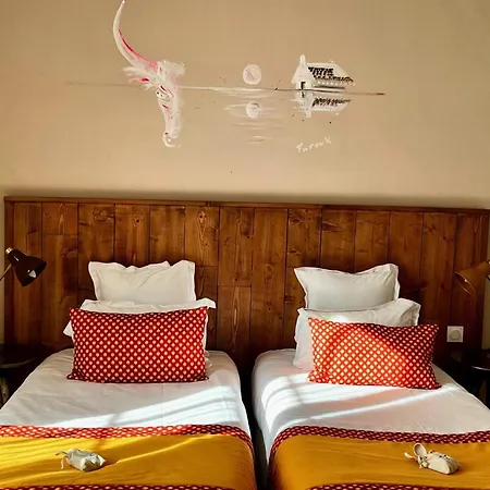Hotel Saint Louis - Au Coeur Des Remparts