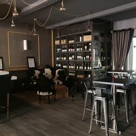 Hotel Saint Louis - Au Coeur Des Remparts Aigues-Mortes