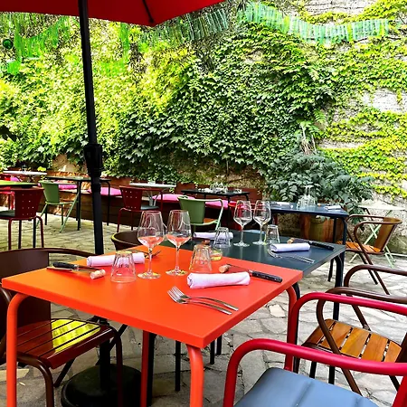 Hotel Saint Louis - Au Coeur Des Remparts 3*
