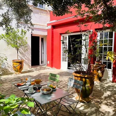 Saint Louis - Au Coeur Des Remparts 3*