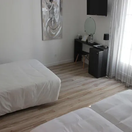 Hotel Saint Louis 3*